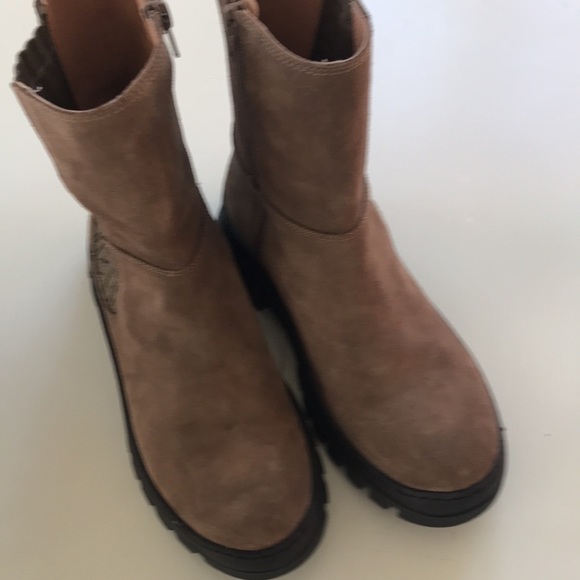 Anthropologie Farylrobin Chelsea Boots - Picture 6 of 16